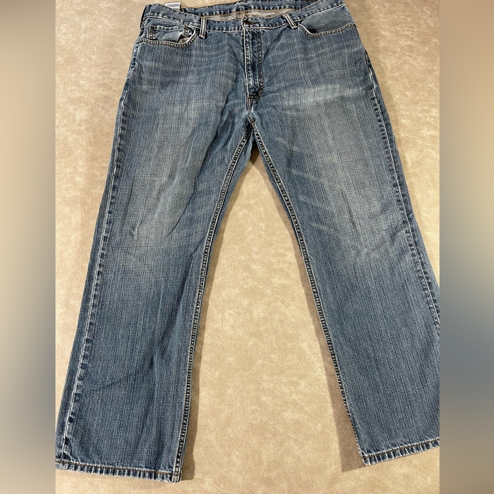 Levi’s 559 Straight Medium Wash Jeans 42x32
